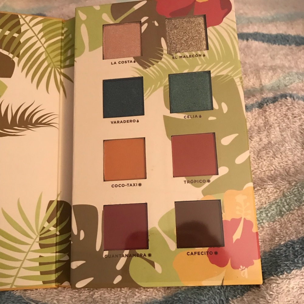 Alamar eyeshadow palette- new never used